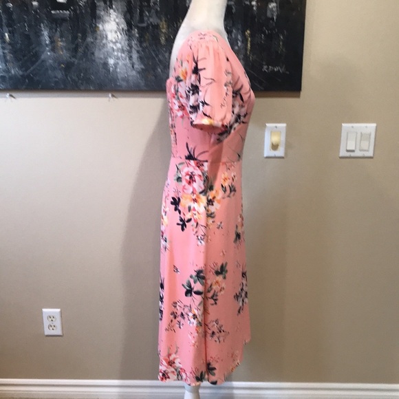 Loft Floral Midi Dress with V Neckline Puffed Sleeves Side Zip and Pockets-2 - Picture 8 of 15